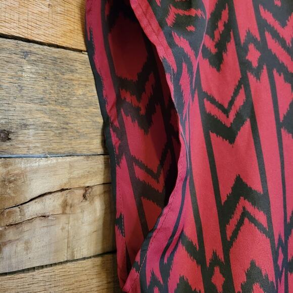 Forever 21 women's dark red & black tribal Aztec design lightweight top size 1x - Picture 4 of 9